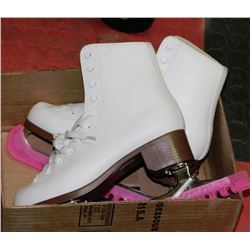 PAIR OF GLACIER BY JACKSON 120 LADIES