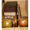 Image 1 : BOX W/ 2 GLOBE BOOK ENDS AND 2 BOOK