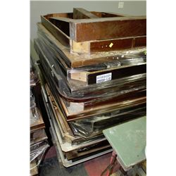 PALLET OF TABLES AS IS ON CHOICE