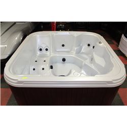 WHITE 80" HOT TUB W/ COVER
