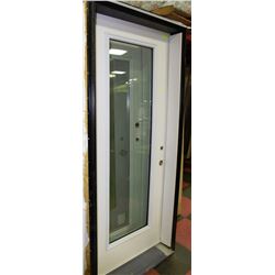 LOT OF DOORS/DOORS IN FRAME