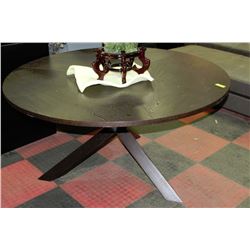 SHOWHOME ROUND KITCHEN TABLE W/ BUILT IN PEACE