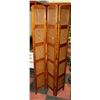 Image 1 : WOODEN PHOTO DISPLAY ROOM DIVIDER