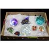 Image 1 : BOX W/9 PIECES OF ART GLASS