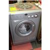 Image 1 : ALL IN ONE WASHER/DRYER COMBO