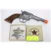 Image 1 : REPLICA PONY BOY GUN  AND SHERIFF BADGE