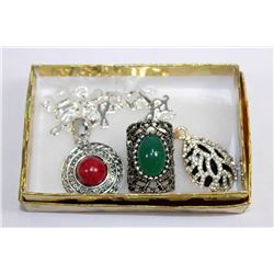 SMALL BOX OF ASSORTED JEWELLERY