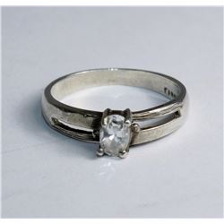.925 STERLING SILVER RING