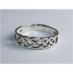.925 STERLING SILVER RING