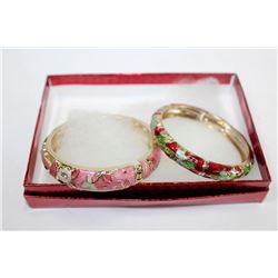 PAIR OF FASHION BRACELETS
