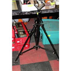 ADJUSTABLE PIPE STAND