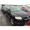 Image 2 : 2004 VOLKSWAGEN TOUAREG, 4 DOOR SUV, BLACK , VIN # WVGCM67L64D033518