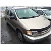 Image 2 : 2000 TOYOTA SIENNA LE, PASSANGER VAN, GREY, VIN # 4T3ZF13C0YU217430