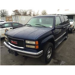 1998 GMC SUBURBAN SE, 4 DOOR SUV, BLUE, VIN # 1GKGK26R6WJ732098