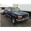 Image 2 : 1998 GMC SUBURBAN SE, 4 DOOR SUV, BLUE, VIN # 1GKGK26R6WJ732098