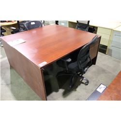 CHERRY SINGLE PEDESTAL DESK