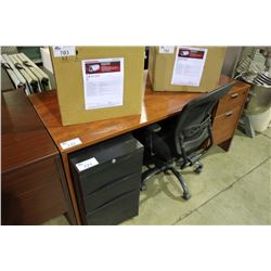 CHERRY SINGLE PEDESTAL DESK