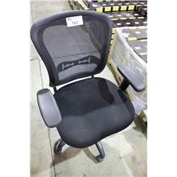 BLACK MESH BACK MOBILE OFFICE CHAIR