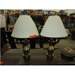 2 Vintage brass table lamps