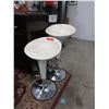 Image 1 : 2 Used hydraulic bar stools