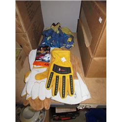 9 New pairs of work gloves