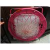 Image 1 : Used  bungee chair & plastic table