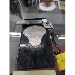 Vintage Guardsman #16 lock box with key