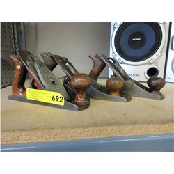 3 Vintage wood planes