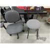Image 1 : 2 Used chairs
