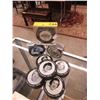 Image 1 : 8 Hockey pucks - 2 Signed