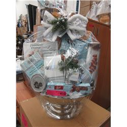 Deluxe Festive Gift Basket