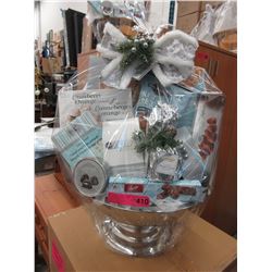 Deluxe Festive Gift Basket