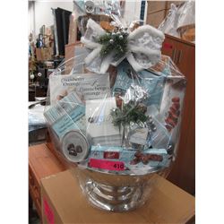 Deluxe Festive Gift Basket