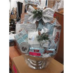 Deluxe Festive Gift Basket