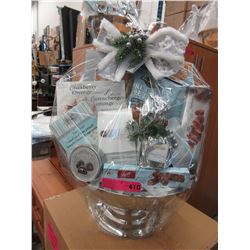 Deluxe Festive Gift Basket