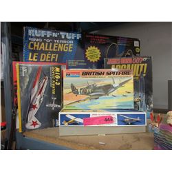 Vintage games & air plane model