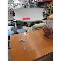 Table lamp with shade - used