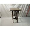 Image 1 : SMALL ASIAN INSPIRED SIDE TABLE WOOD SPINDLE