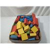 Image 1 : BOX LOT ANTIQUE VINTAGE WOOD BLOCKS 1950'S