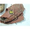 Image 3 : PAIR VINTAGE BASEBALL GLOVES TONY PENA
