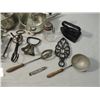 Image 3 : HUGE BOX LOT KITCHEN UTENSILS LOADED PRIMITIVES