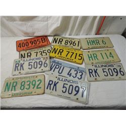 LOT 19 ASSORTED VINTAGE LICENSE PLATES