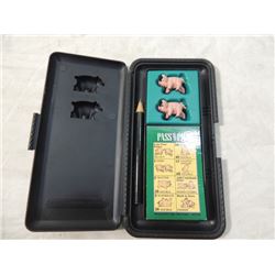 VINTAGE MILTON BRADLEY PASS THE PIGS GAME TRAVEL
