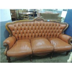 BEAUTIFUL ANTIQUE VINTAGE VICTORIAN LEATHER SOFA