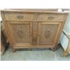 Image 2 : BEAUTIFUL BEVELED LEADED GLASS CHINA CABINET