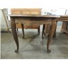 Image 2 : ROUND OAK DINING KITCHEN TABLE QUEEN ANNE STYLE