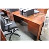 Image 2 : CHERRY BOW FRONT DOUBLE PEDESTAL EXECUTIVE DESK