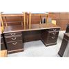 Image 2 : MAHOGANY 6' TRADITIONAL DESK AND CREDENZA