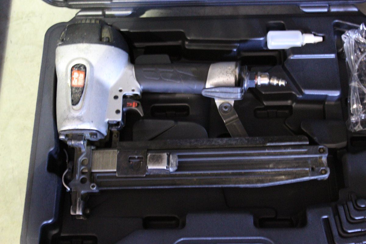 GRIP RITE MODEL GRTSM200 MEDIUM CROWN STAPLER