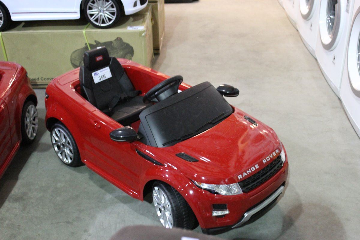 CHILD'S RED RANGE ROVER REMOTE CONTROL TOY CAR - Able Auctions